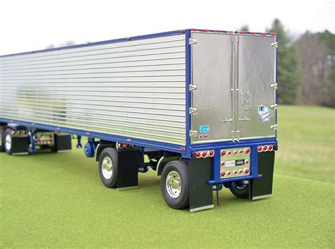 ModelBouxs Trailers